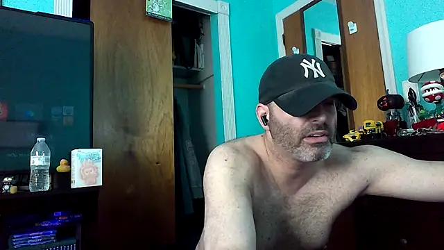 Snapshot of Novabear6996 chatting on October 8, 6:34 pm Novabear6996 online show from October 8, 6:34 pm