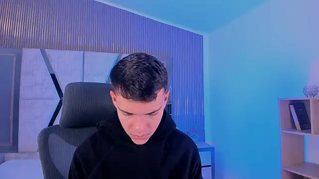 JacobRoberts1 online show from October 27, 8:22 pm