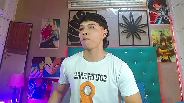 LiamAndrewzz online show from November 18, 6:33 pm