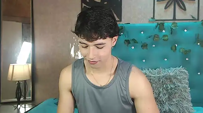 LiamAndrewzz online show from February 20, 7:19 pm