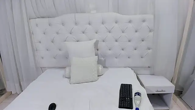 frank jhonsson online show from December 18, 5:20 pm