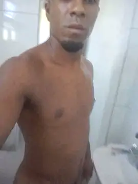 uiii preto online show from March 2, 10:37 am