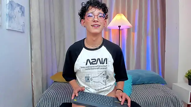 iiangel  online show from February 25, 3:51 am