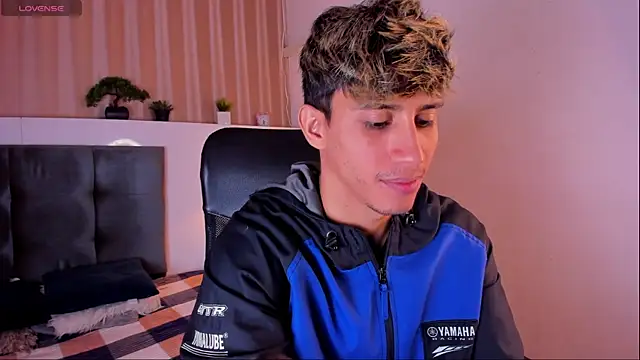 Allex Cano online show from March 18, 12:06 pm