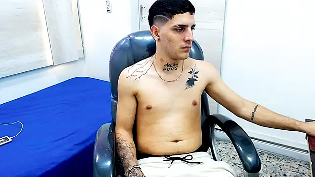 prankish boy online show from February 25, 4:24 am