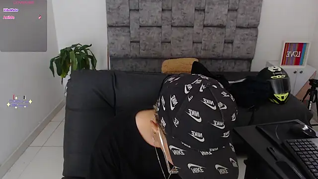 skinny bigcock02 online show from December 1, 8:56 pm