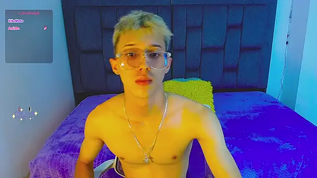 skinny bigcock02 online show from October 25, 10:11 pm