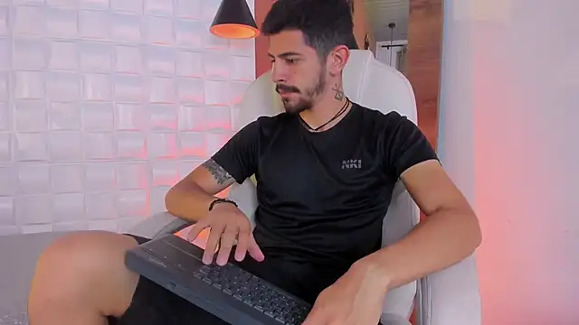 AlejandroStormm online show from October 21, 9:28 pm