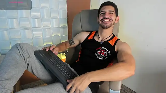 AlejandroStormm online show from March 20, 4:27 am