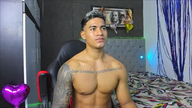luigi hot  online show from June 4, 2:34 pm