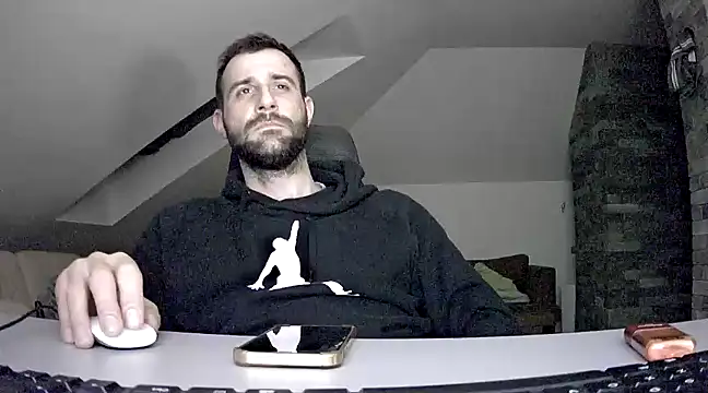 Snapshot of gryzoon chatting on March 17, 2:30 am gryzoon online show from March 17, 2:30 am