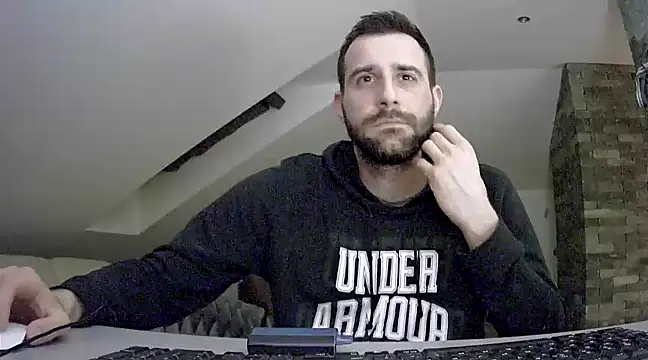 Snapshot of gryzoon chatting on March 15, 10:55 pm gryzoon online show from March 15, 10:55 pm