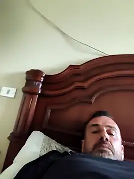 Snapshot of Andros1975 chatting on October 8, 5:28 pm Andros1975 online show from October 8, 5:28 pm