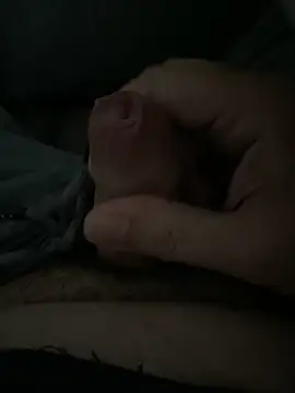 Snapshot of littletoy64 chatting on October 14, 8:21 am littletoy64 online show from October 14, 8:21 am