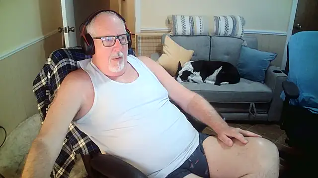 superbearboss online show from April 14, 9:58 pm