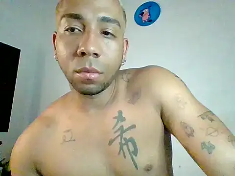 Snapshot of Biglucasx chatting on October 27, 3:25 pm Biglucasx online show from October 27, 3:25 pm