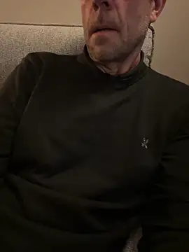 Snapshot of Simon_76 chatting on October 15, 8:27 pm Simon 76 online show from October 15, 8:27 pm