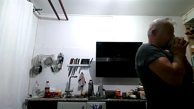 Berg Boy online show from April 11, 2:52 am