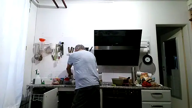 Berg Boy online show from June 2, 3:40 am