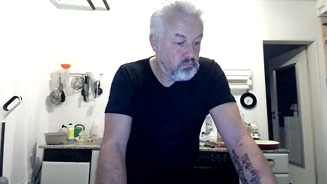 Berg Boy online show from November 18, 5:33 am