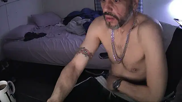 Muffdiver718 online show from March 11, 9:13 am