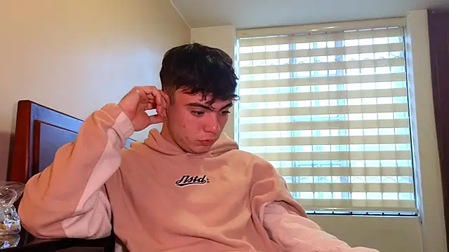 lukeboyce33 online show from September 15, 10:22 pm