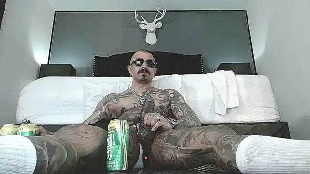 danilog515 online show from April 2, 4:21 am