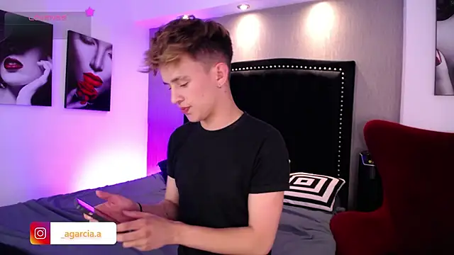 LiamWildx20 online show from February 11, 5:01 am