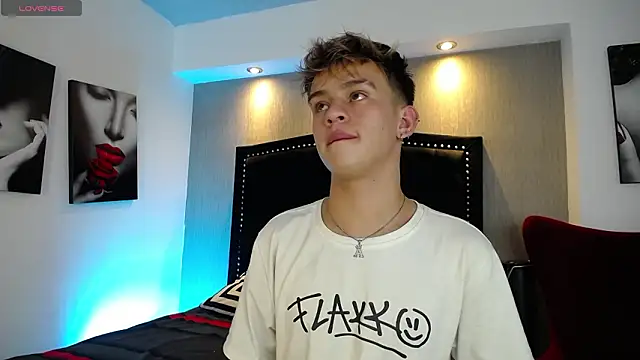 LiamWildx20 online show from March 14, 6:09 am