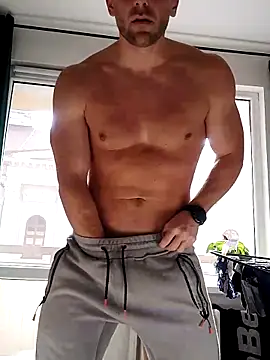 trainwithme online show from October 6, 8:30 am