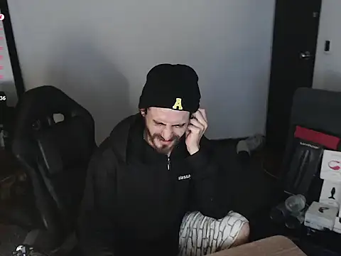 Aaron malikk online show from October 21, 9:39 pm