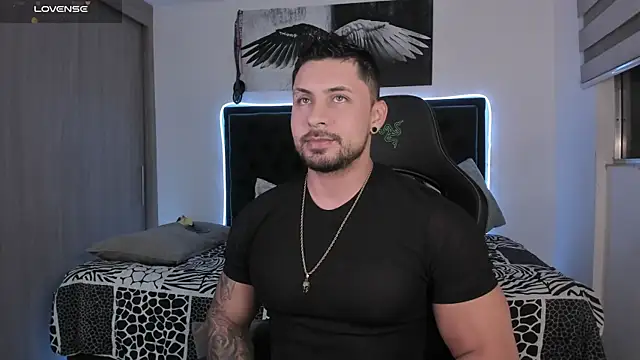 santi aesthetic online show from June 4, 2:06 am