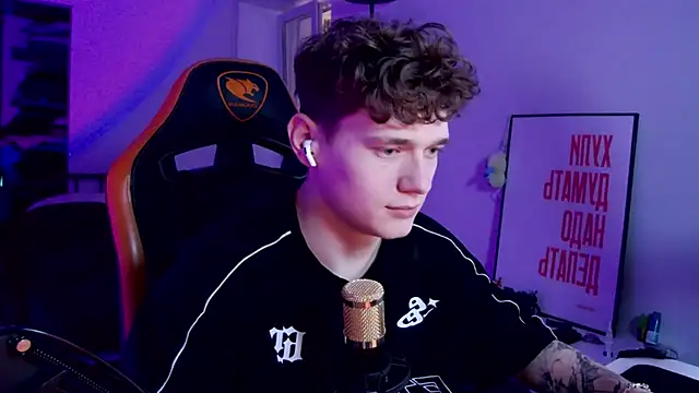 DanyDavis online show from October 6, 6:34 pm