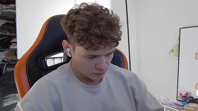 DanyDavis online show from October 8, 8:18 am