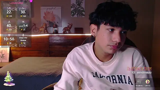 OliverTwinky online show from November 25, 8:22 pm