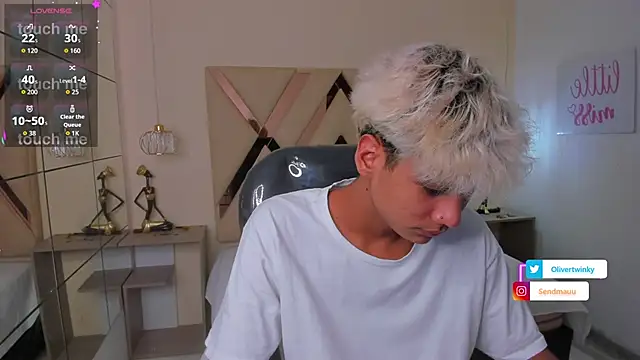 OliverTwinky online show from November 10, 1:38 pm