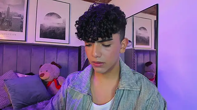 Snapshot of Niick_Twink chatting on October 18, 9:20 pm Niick Twink online show from October 18, 9:20 pm