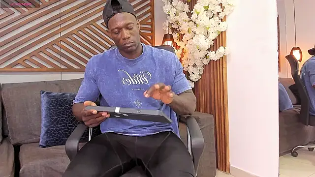 MarcusBlack  online show from January 18, 3:25 pm