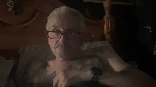 poggles online show from March 28, 9:15 pm