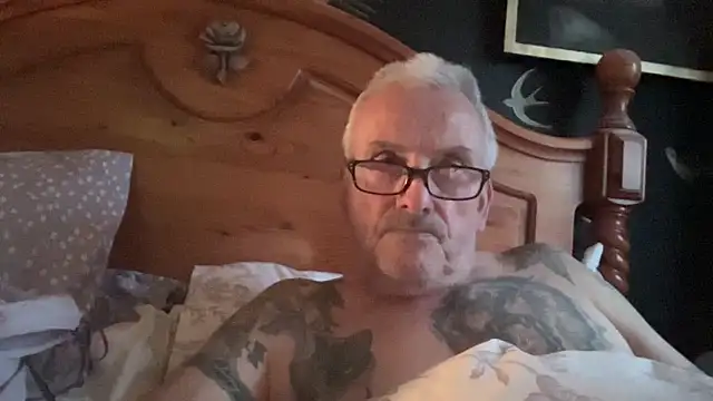 poggles online show from April 27, 7:19 pm