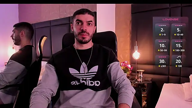 AxelThompson  online show from September 10, 11:42 am