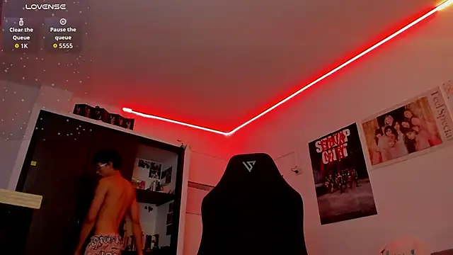 velvet skyn online show from April 9, 10:27 pm