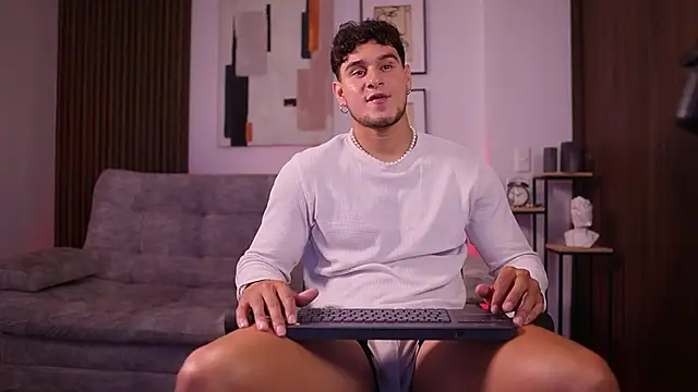 DaviesBrown online show from December 17, 9:32 pm