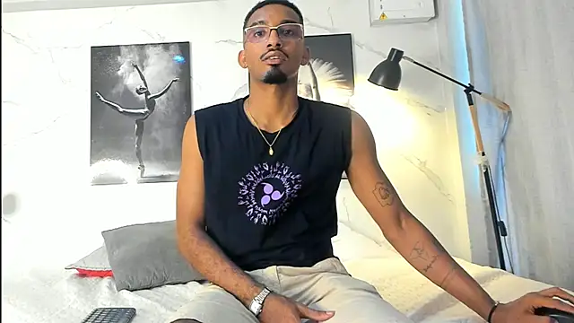 Darwin mayo online show from November 3, 5:15 pm