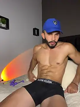 Jacksonfranco online show from November 17, 4:04 am