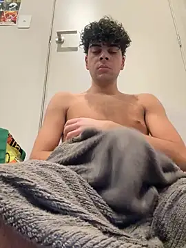 ausboyy online show from July 20, 9:26 am