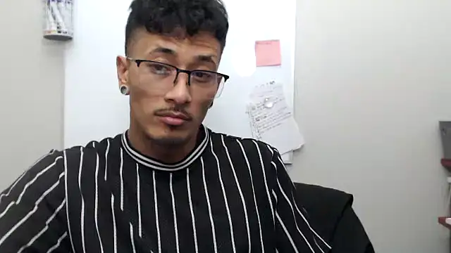 tanjir020 online show from February 13, 10:42 am