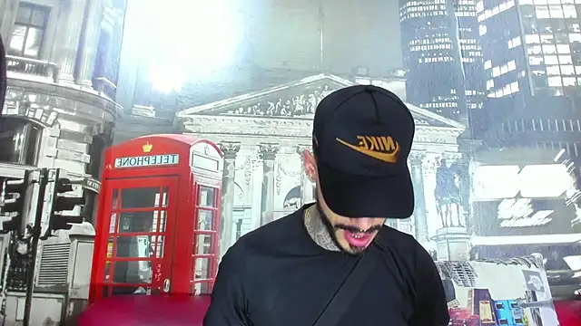Snapshot of VinzenzRizzo chatting on October 18, 4:39 am VinzenzRizzo online show from October 18, 4:39 am