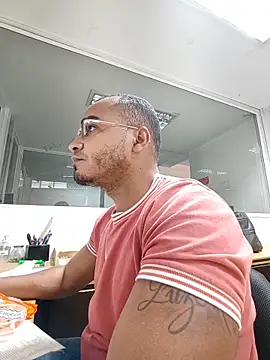 SanChacal5694 online show from March 27, 10:22 pm