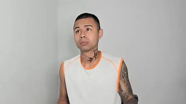  Logan Colton  online show from June 11, 3:54 pm